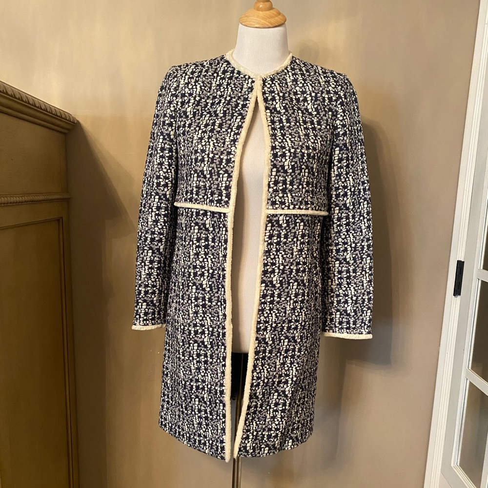 LIKE NEW! Tahari tweed long blazer / spring coat, size 2